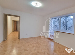 Apartament 3 camere, etaj intermediar, zona Circumvalați...