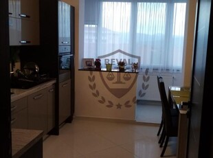 Apartament cu 2 camere, cartier Cetate, zona Kaufland.