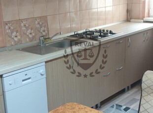 Apartament cu 2 camere, in supr. de 35 mp., cartier Cetate, mobilat si utilat.