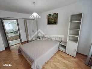 Apartament cu 3 camere de 80 mp cu 2 bai zona Piata Cipariu