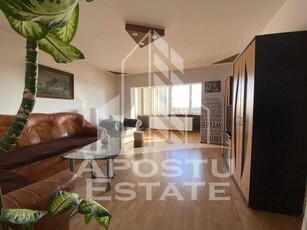 Apartament cu 3 camere, decomandat, centrala proprie