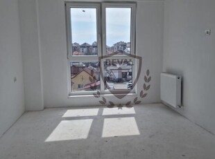 Apartament cu 3 camere, in supr. de 72 mp., Centru, etaj 3.