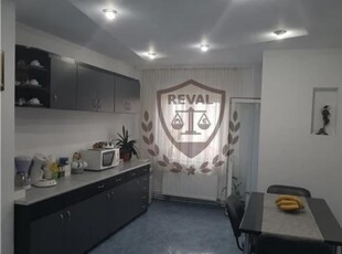 Apartament cu 3 camere, zona Ampoi 3.