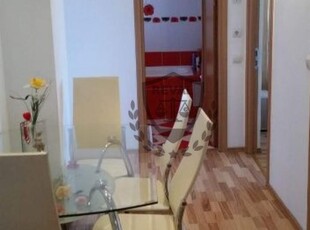 Apartament cu 3 camere, zona Stadion, complet mobilat si utilat.