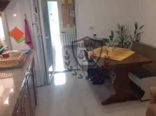 Apartament cu 3 camere, zona Tolstoi, complet mobilat si utilat.