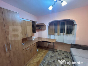 Apartament cu 4 camere de inchiriat.