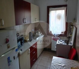 Apartament cu o cameră decomandat Girocului etaj 2 amenajat centrala proprie