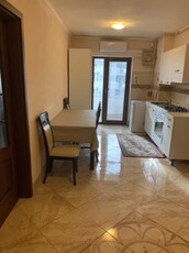 De inchiriat Apartament 2 camere, zona Cetate. Pret inchiriere: 350 Euro/luna.