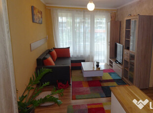 Inchiriez apartament 2 camere in Deva, zona ultracentrala, etaj 1,