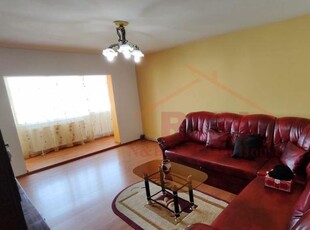 Oferim spre vanzare apartament cu 3 camere, decomandat, zona Girocului