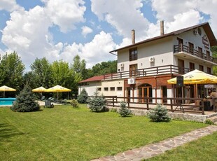 Pensiune, teren 4.460 mp, Hidiselul de Jos, Bihor. 685.000 Euro (neg).