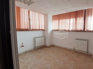 Spatiu comercial 90 mp, zona centru-Alfa Bank, etaj 1