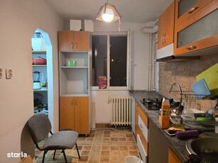 vand apartament 3 camere decomandat 64 m ICIL Kaufland - Casa Cultura