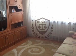 Vand apartament 2 camere. et. 3 zona Cetate, mobilat si utilat.