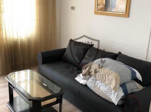 Vand apartament 2 camere, zona Cetate, complet mobilat si utilat.