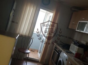 Vand apartament cu 2 camere, cartier Cetate, zona linistita.