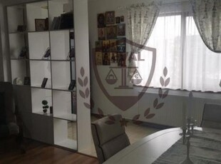 Vand apartament cu 3 camere, zona Ampoi 3, complet mobilat si utilat.