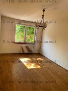 Apartament 3 camere la 2 min. de metrou Piata Sudului.