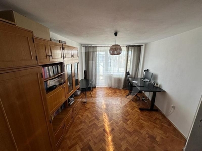 Apartament cu 2 camere, decomandat, etaj intermediar, Gheorgheni