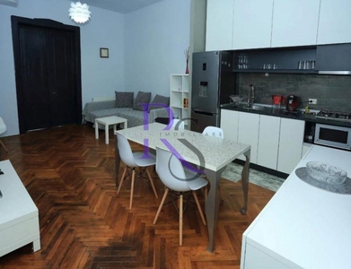 Apartament cu 3 camere , 121 mp. Utili, in Centrul Clujului