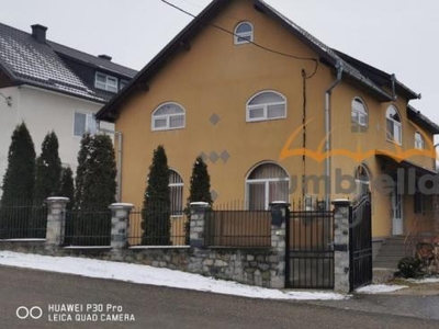 Casa de vanzare+Teren 2.500mpgradina+pomi in Huedin str. Izvorului !