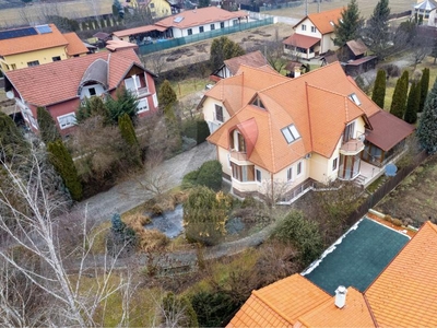 Casa spectaculara în Sangeorgiu de Mureș, MS