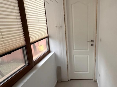 De vanzare apartament, 3 camere, semidecomandat, 65 mp, Podu Ros, Liceul Emil Racovita, Cod 153532