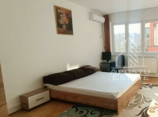 Apartament 2 camere, centrala propie, zona Complex