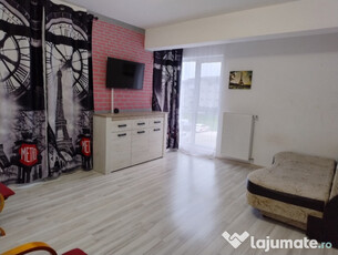 Apartament 2 camere,decomandat 54 mp,parcare inclusă,central