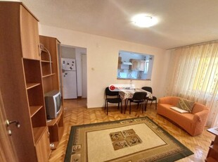 Apartament 3 camere, complet mobilat, etaj 3 din 4, zona Centrala