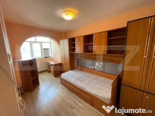 Apartament 3 camere, decomandat, zona-9 Mai