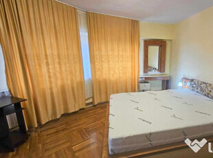 Apartament 3 camere INDEPENDENTEI UMF