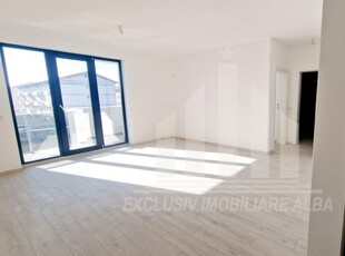 Apartament cu 3 camere de vanzare, Bloc Nou