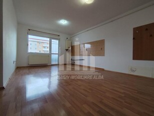 Apartament cu 3 camere Bloc Nou, Cetate