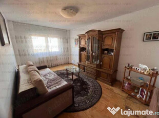 Apartament cu 3 camere, decomandat - zona Astra