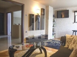 Apartament cu 3 camere decomandate, Centru