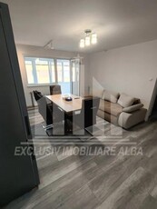 Apartament cu 3 camere decomandate, Cetate