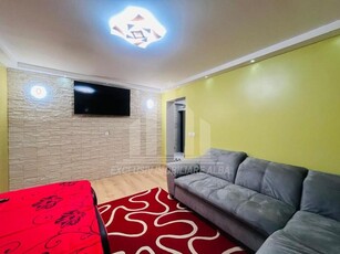 Apartament cu 3 camere renovat, Cetate