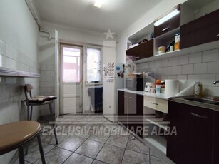 Apartament cu 4 camere decomandate, Cetate