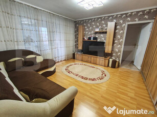 Apartament decomandat cu 4 camere, 40 mp, zona Nufarul