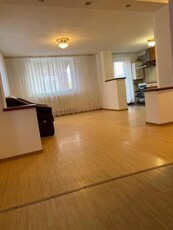 Apartament la vila cu teren si loc de parcare