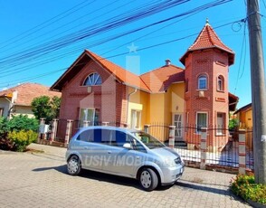 Casa deosebita de vanzare, Cetate