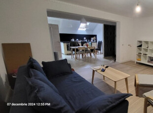 Inchiriez apartament 3 camere Rasnov, Brasov, Est