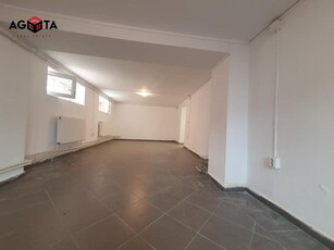 Vand apartament-spatiu in Floresti pe Prof. Ioan Rus!