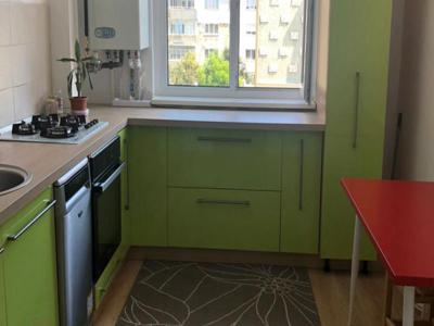 3 camere, semidecomandat, 65 mp, de vanzare apartament in zona Maratei, Piata Maratei, Cod 150023