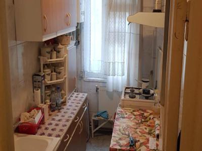 De vanzare apartament, 3 camere, semidecomandat, 54 mp, Darmanesti, Piata Darmanesti, Cod 150087