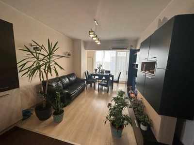 Apartament 3 camere de inchiriat in zona DELFINARIU , termen lung