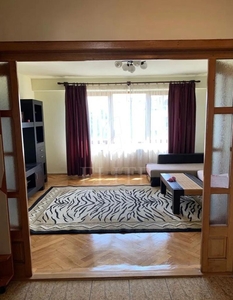 Apartament 3 camere in zona NICOLAE TITULESCU