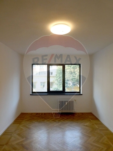 Apartament 3 camere inchiriere in bloc de apartamente Bucuresti, Natiunile Unite