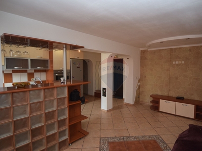 Apartament 3 camere inchiriere in bloc de apartamente Vrancea, Focsani, Central